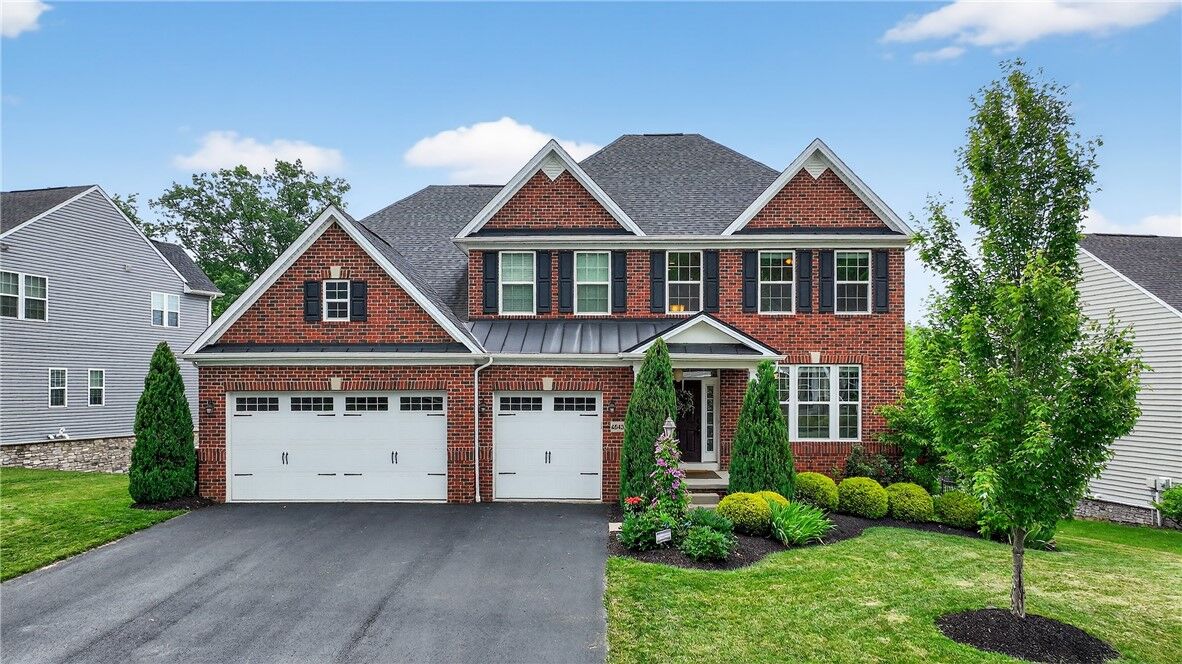 Property Photo: 4543 Walnut Ridge Cir PA 15057