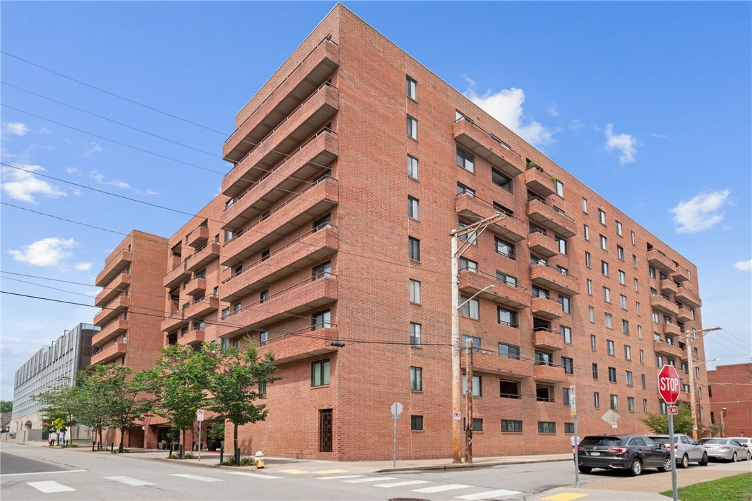 Property Photo: 307 S Dithridge St 207 PA 15213
