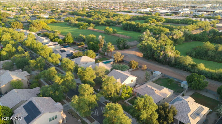 Property Photo:  564 W Aviary Way  AZ 85233