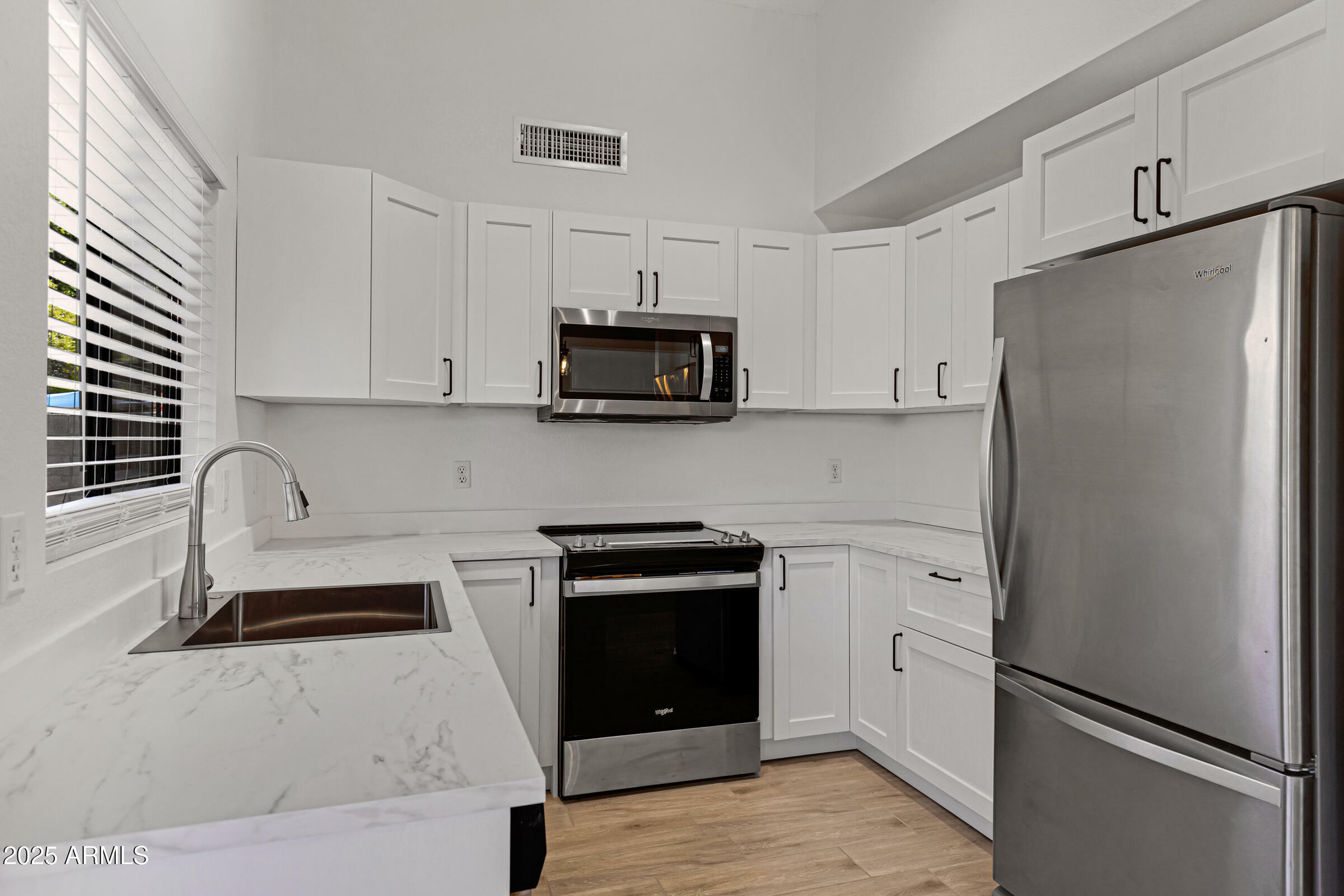 Property Photo: 85 S Cypress Court AZ 85226