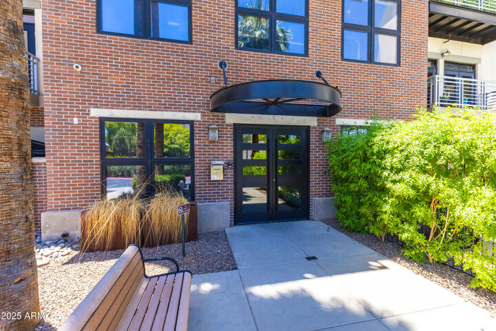 Property Photo: 914 E Osborn Road 208 AZ 85014