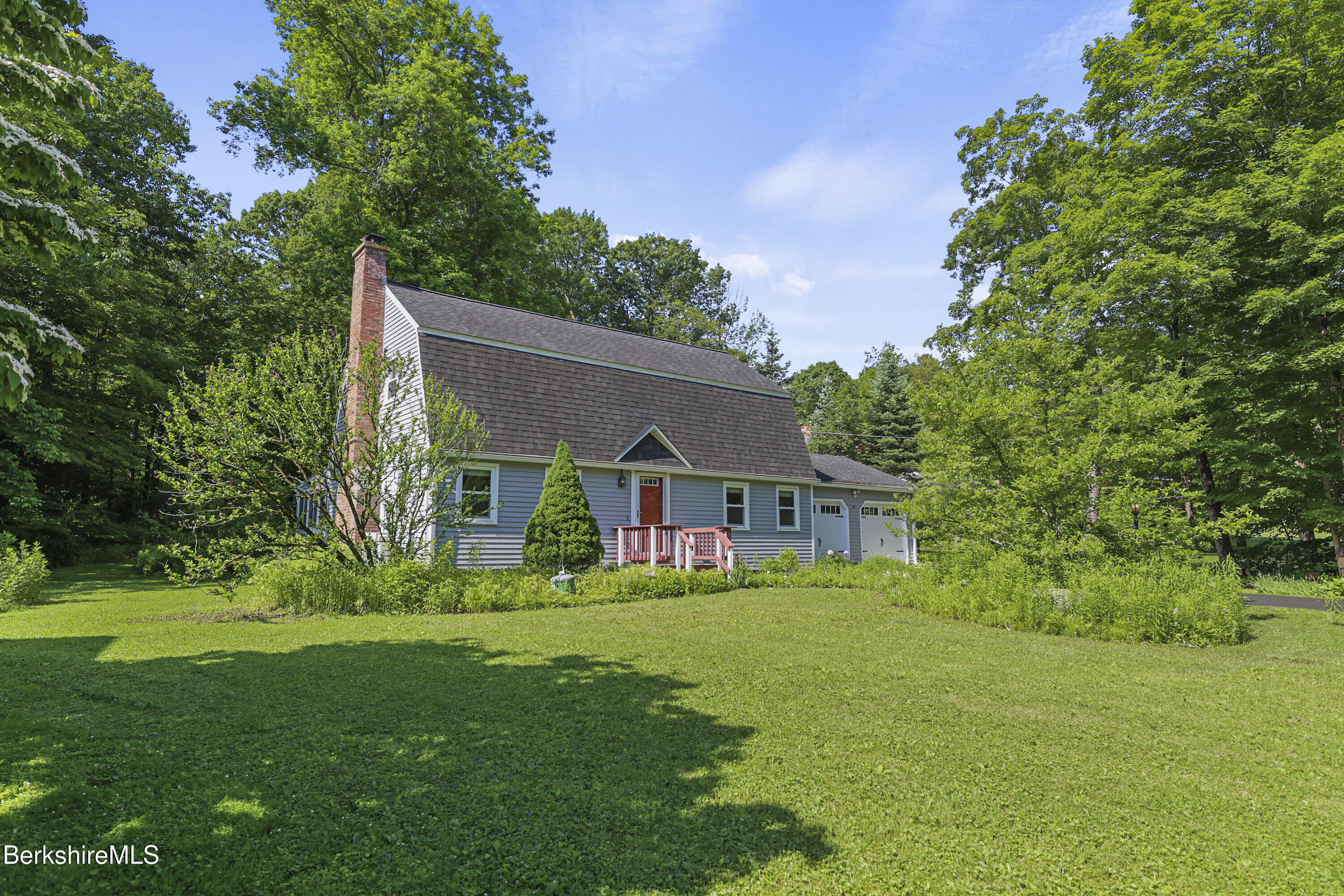73 Birchwood Ln  Lenox MA 01240 photo