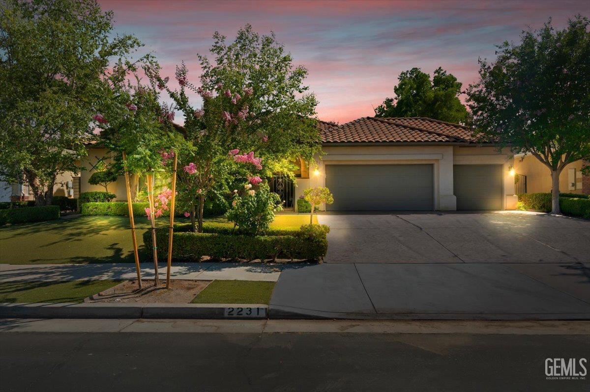 Property Photo: 2231 Crocus Drive CA 93311