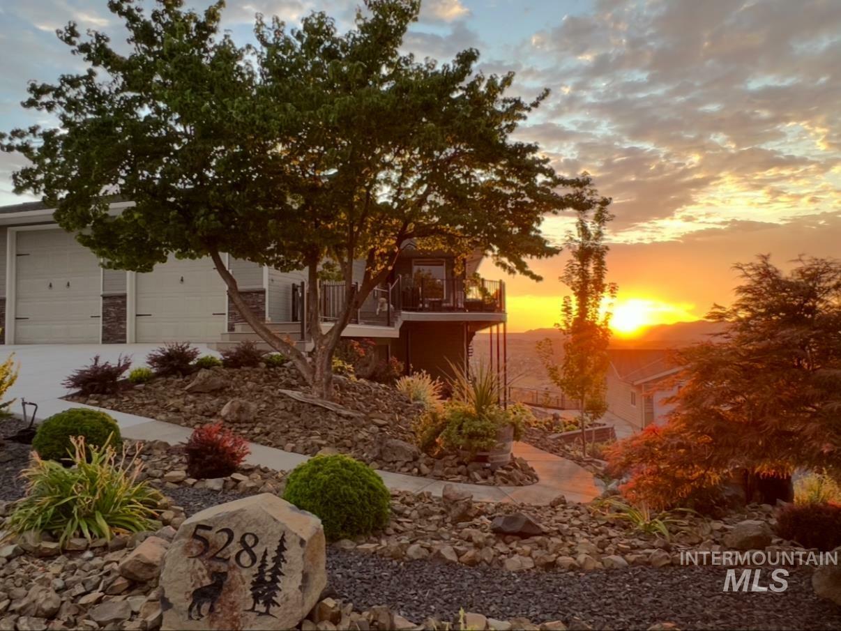 Property Photo: 528 Crestline Circle Drive ID 83501