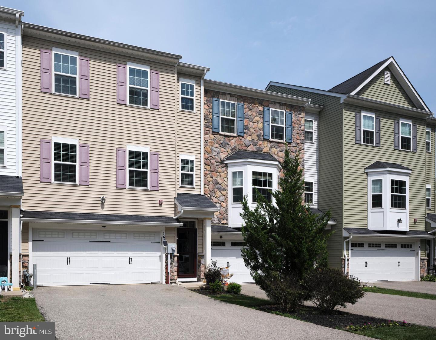 Property Photo: 143 Graystone Drive PA 19053