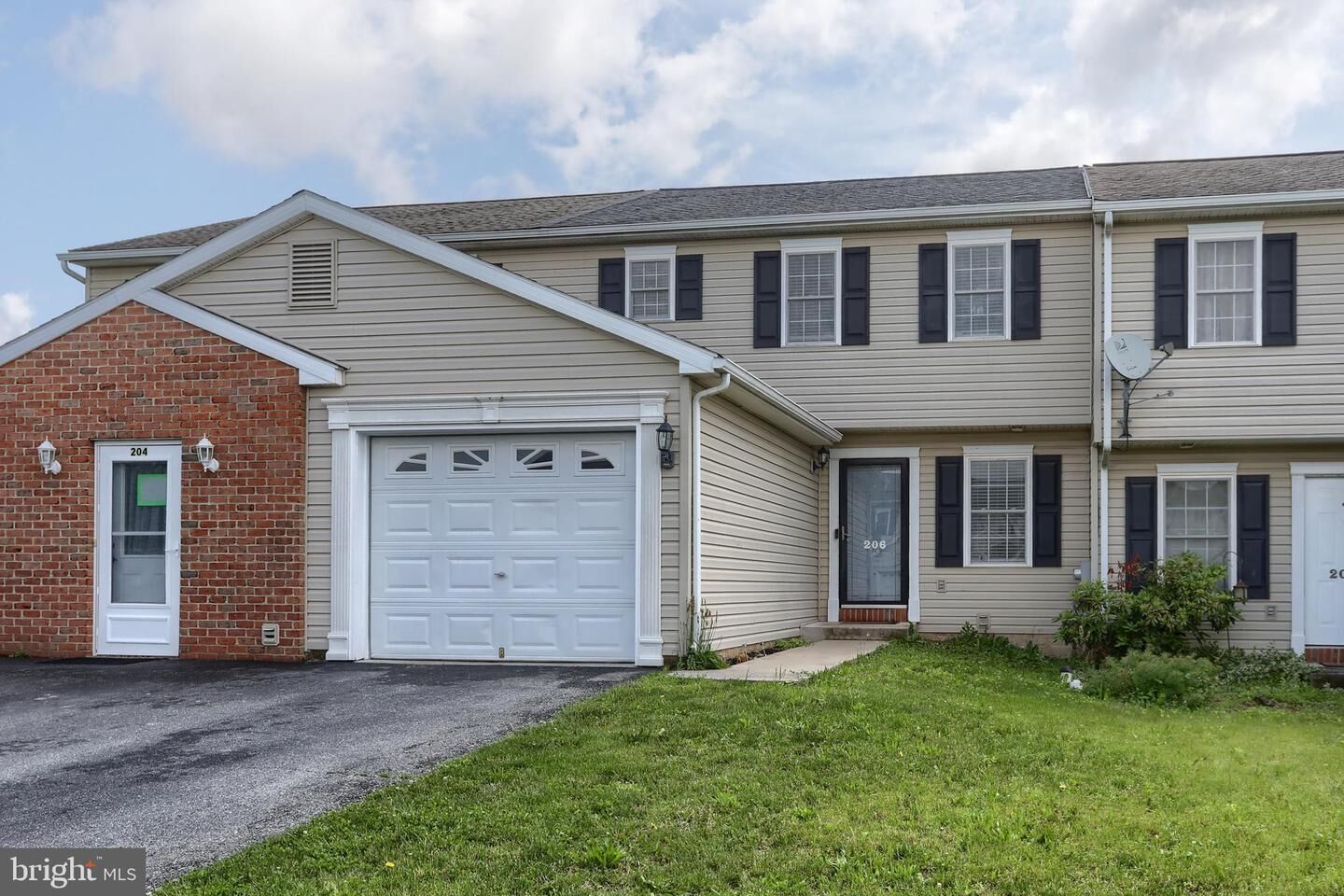 Property Photo: 206 Lighthouse Drive PA 17038