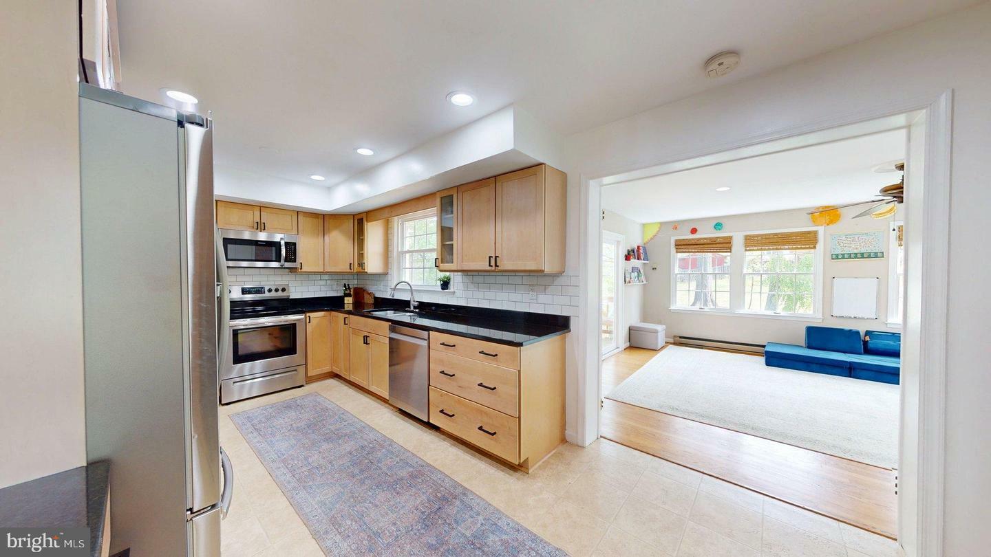 Property Photo: 6705 Little Ann Court VA 22152