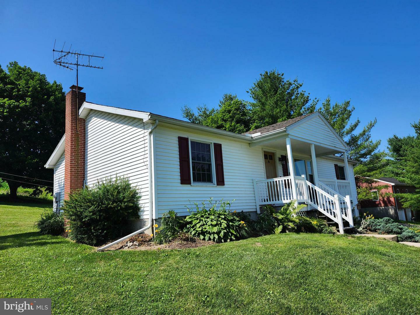 Property Photo: 318 Long Lane PA 17543