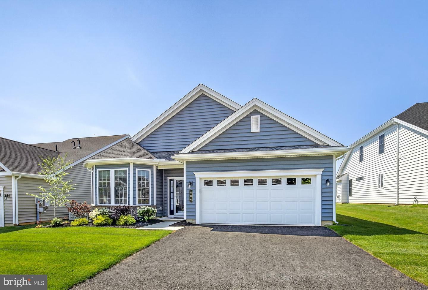 Property Photo: 904 Founders Way PA 17520