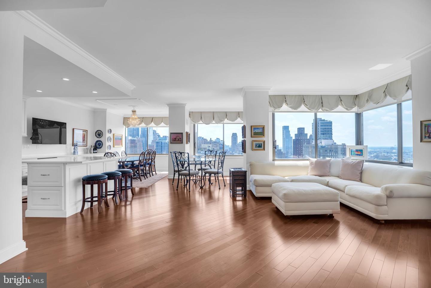 Property Photo:  202 W Rittenhouse Square 10 2506  PA 19103 