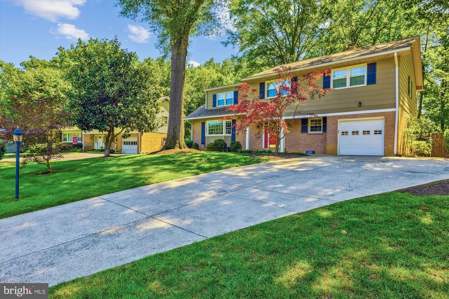 Property Photo: 8407 Brewster Drive VA 22308