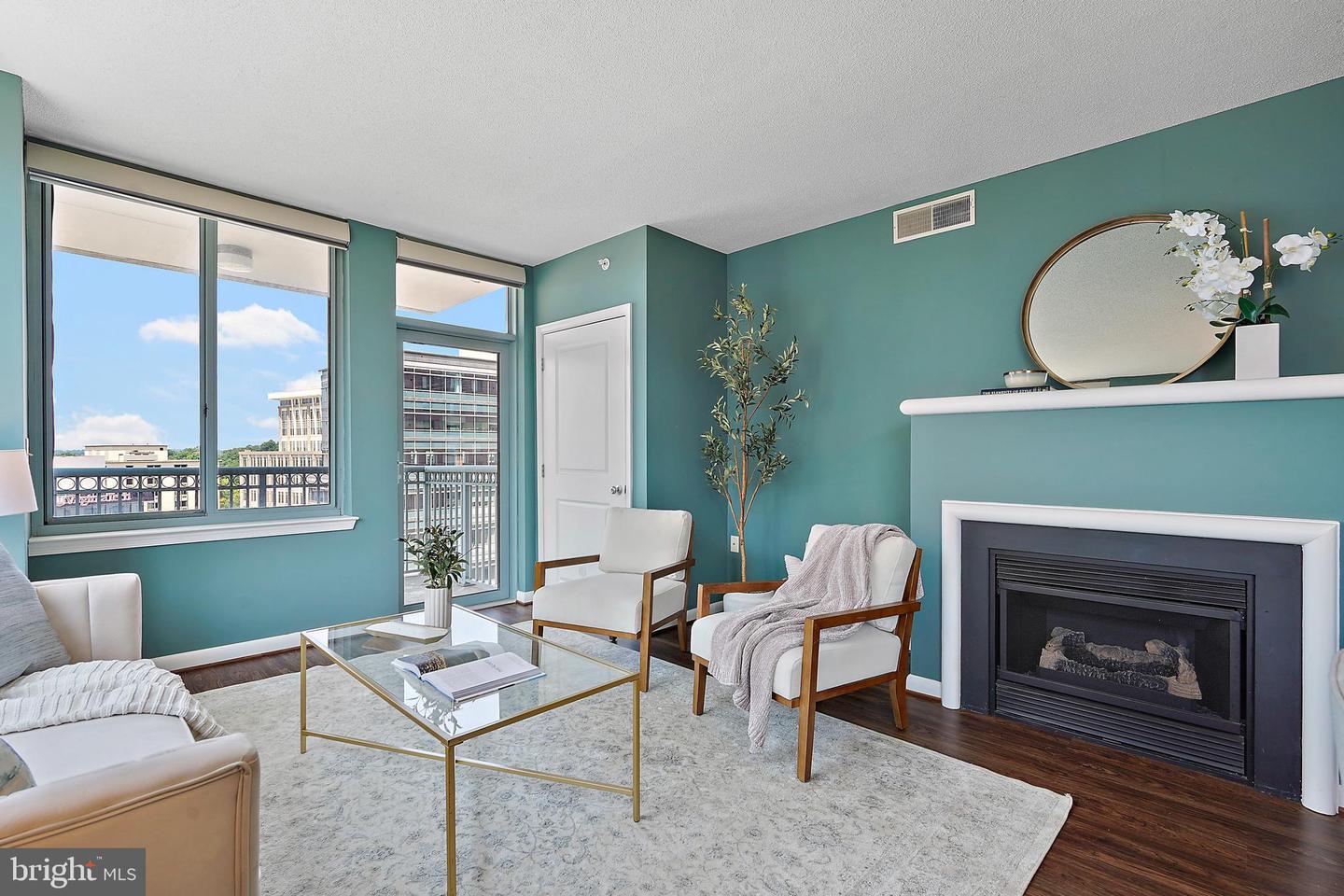 Property Photo: 851 N Glebe Road 1304 VA 22203