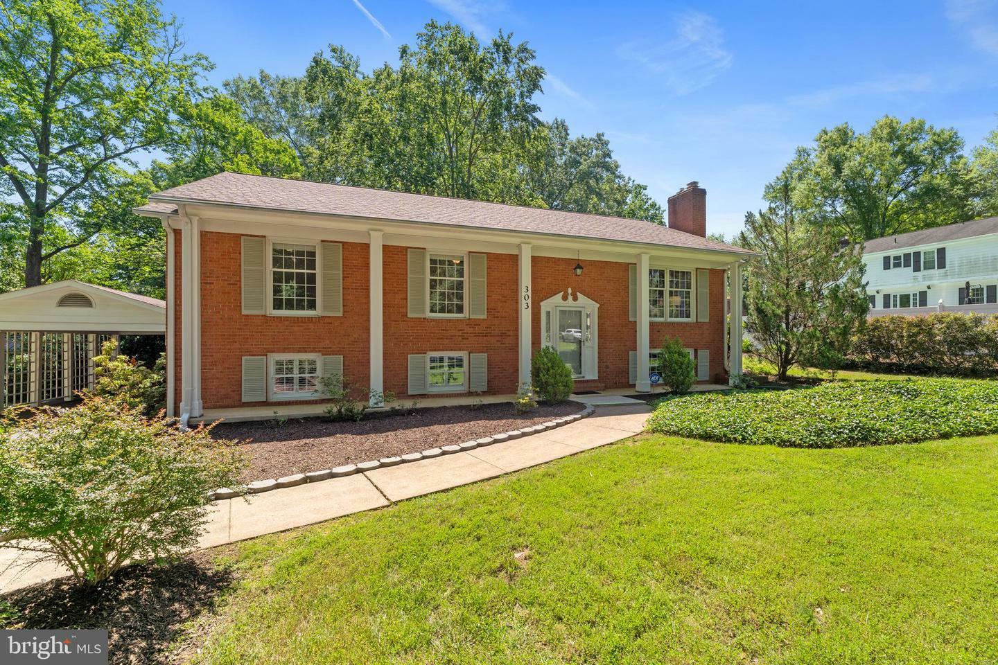 Property Photo: 303 Camden Drive VA 22405
