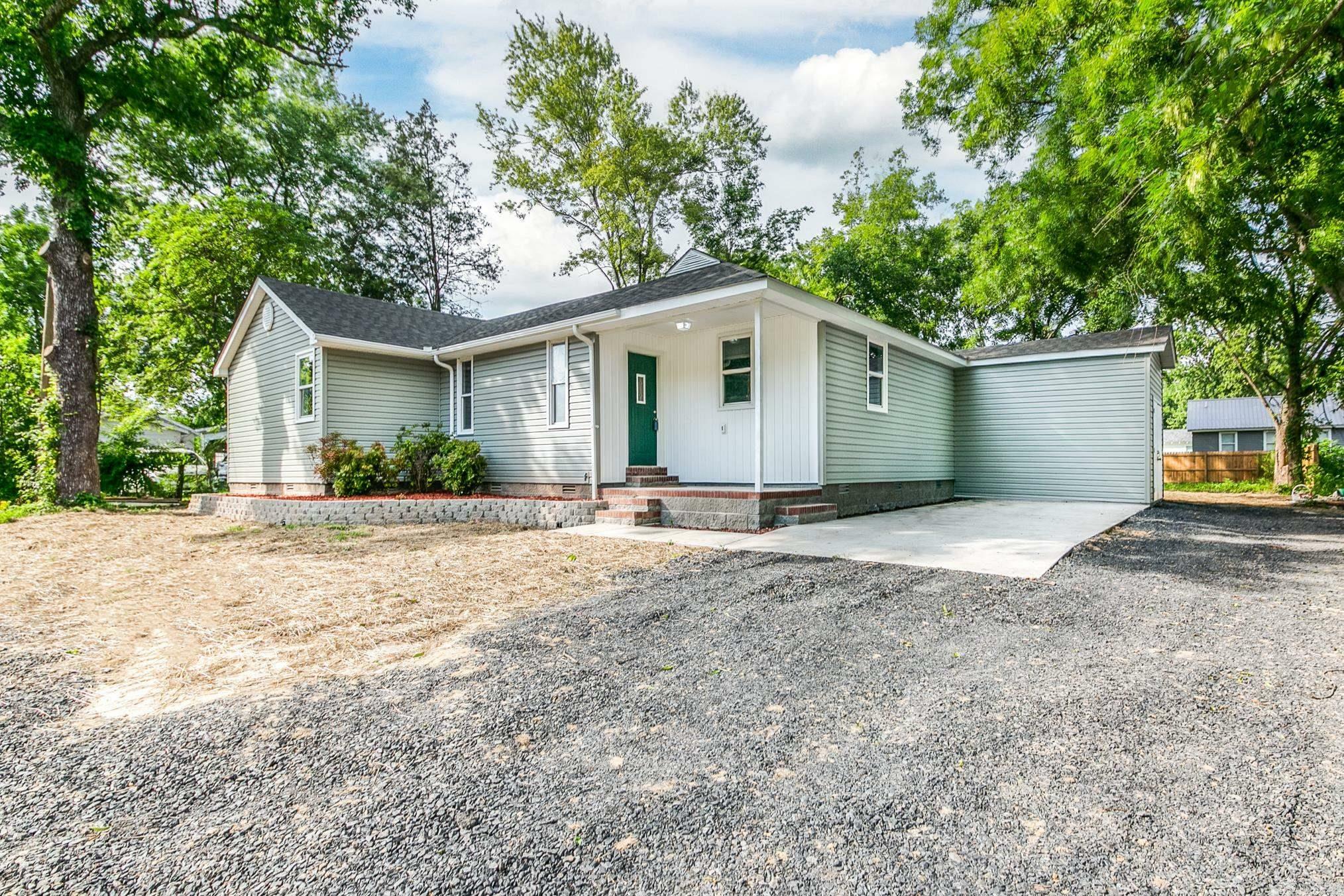 Property Photo: 1550 E Main Street AR 72007