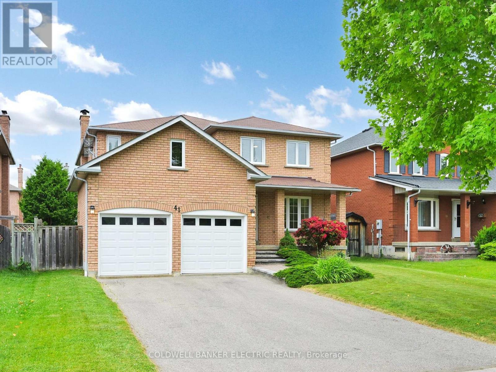 Property Photo:  41 Falstaff Crescent  ON L1R 1W3 