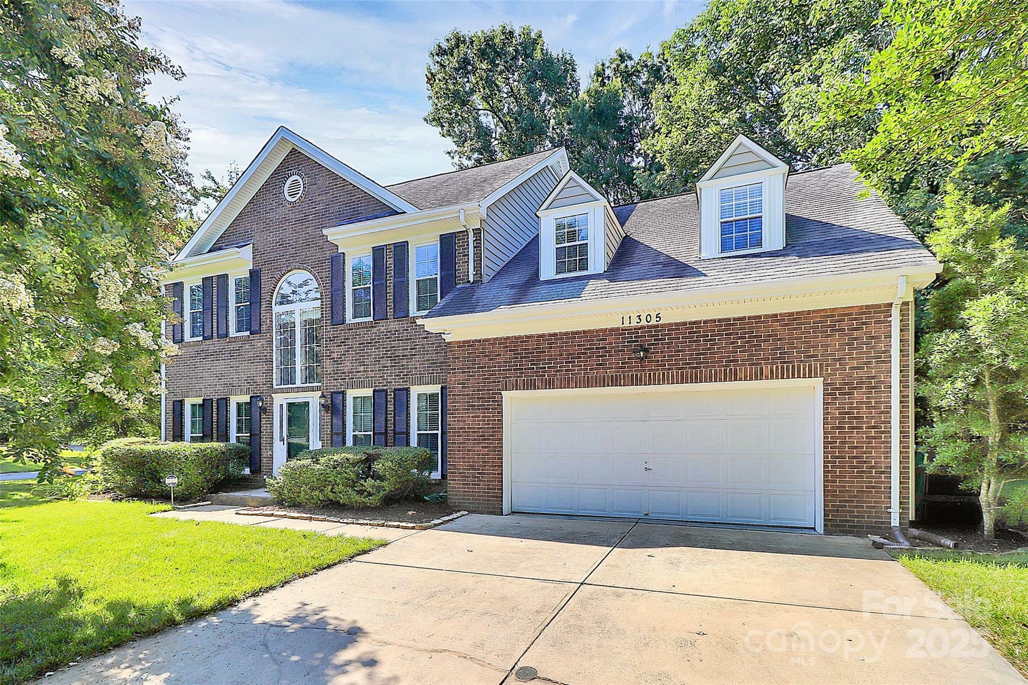 Property Photo: 11305 Hunters Landing Drive NC 28273
