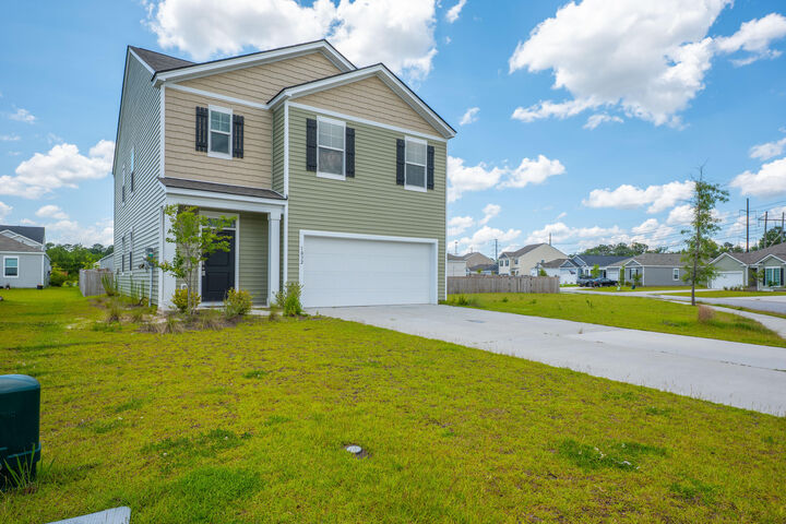 Property Photo: 1032 Peridote Way SC 29456