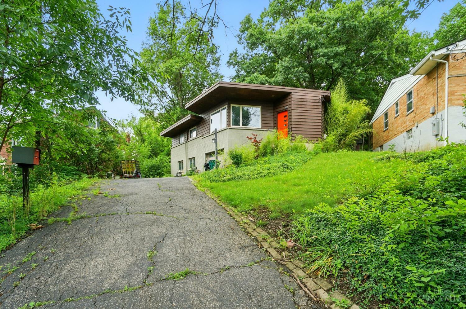 Property Photo: 870 Lafayette Avenue OH 45220