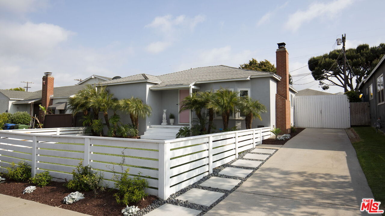 6616 W 87th St  Los Angeles CA 90045 photo