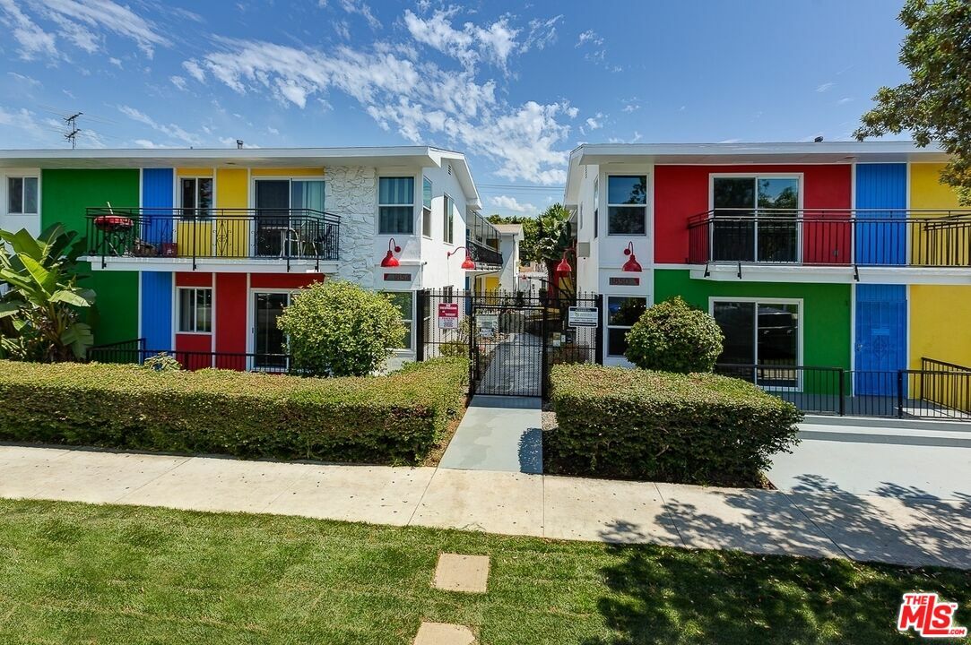Property Photo: 1854 Pine Ave CA 90806