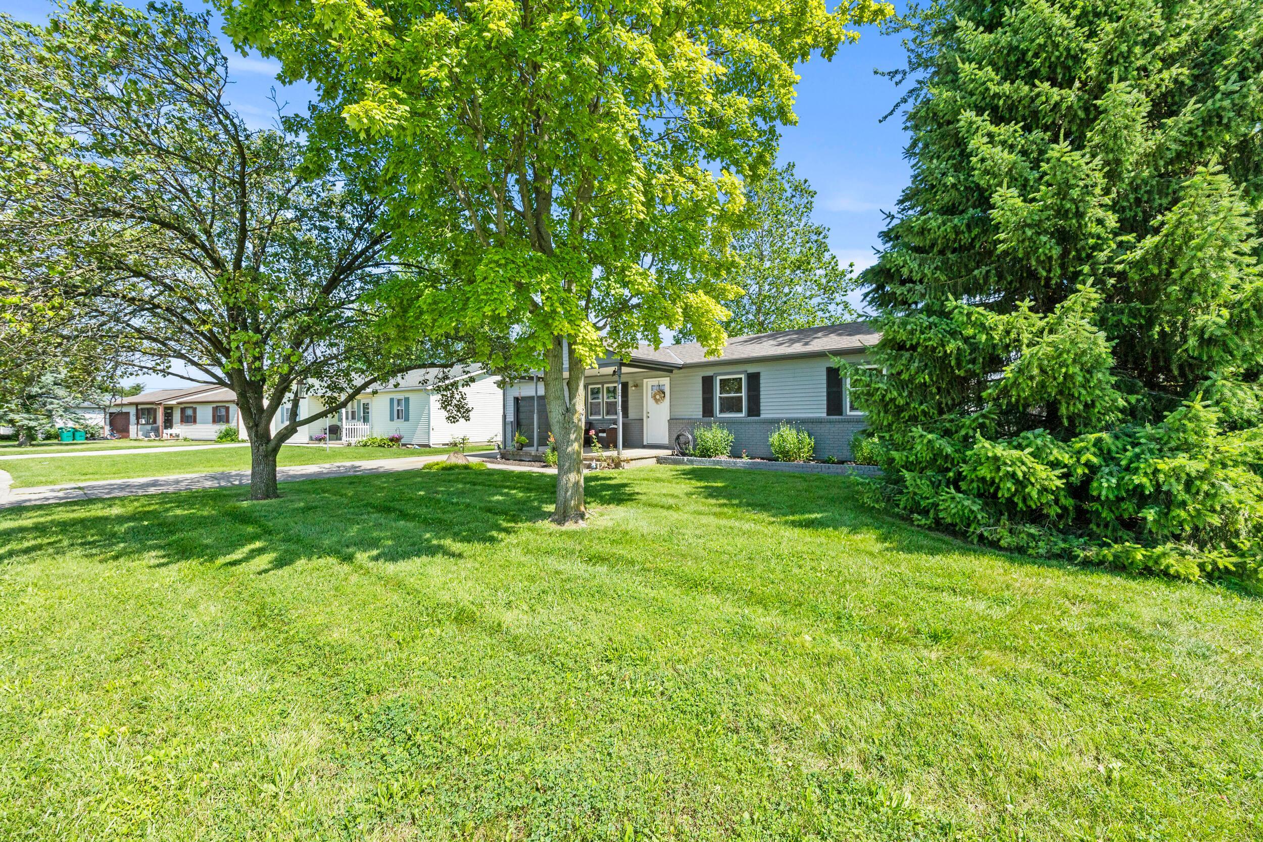 Property Photo: 876 Kirkwood Drive OH 43162