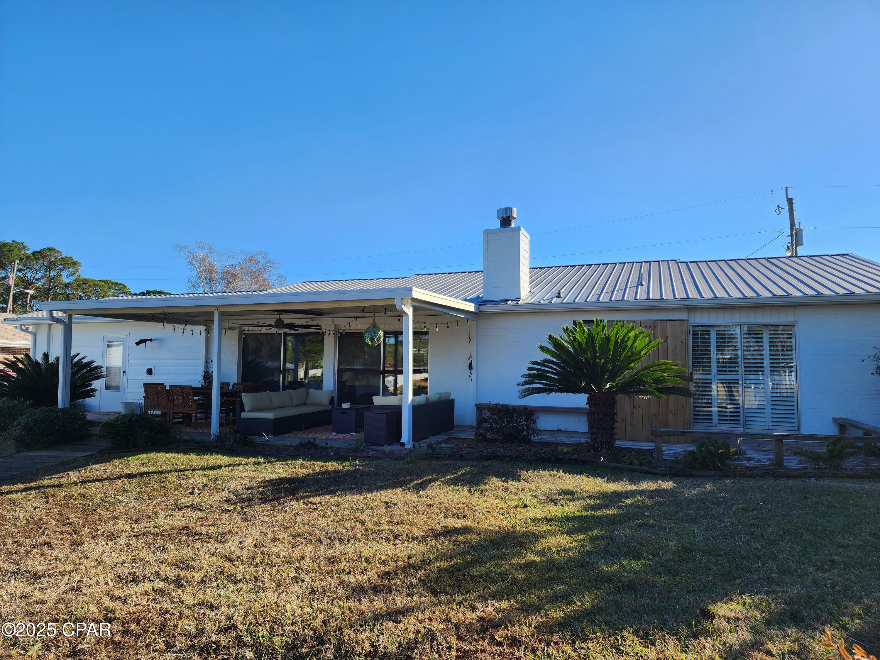 Property Photo: 322 Greenwood Circle FL 32407
