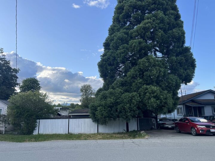 12473 114 Avenue — photo 1