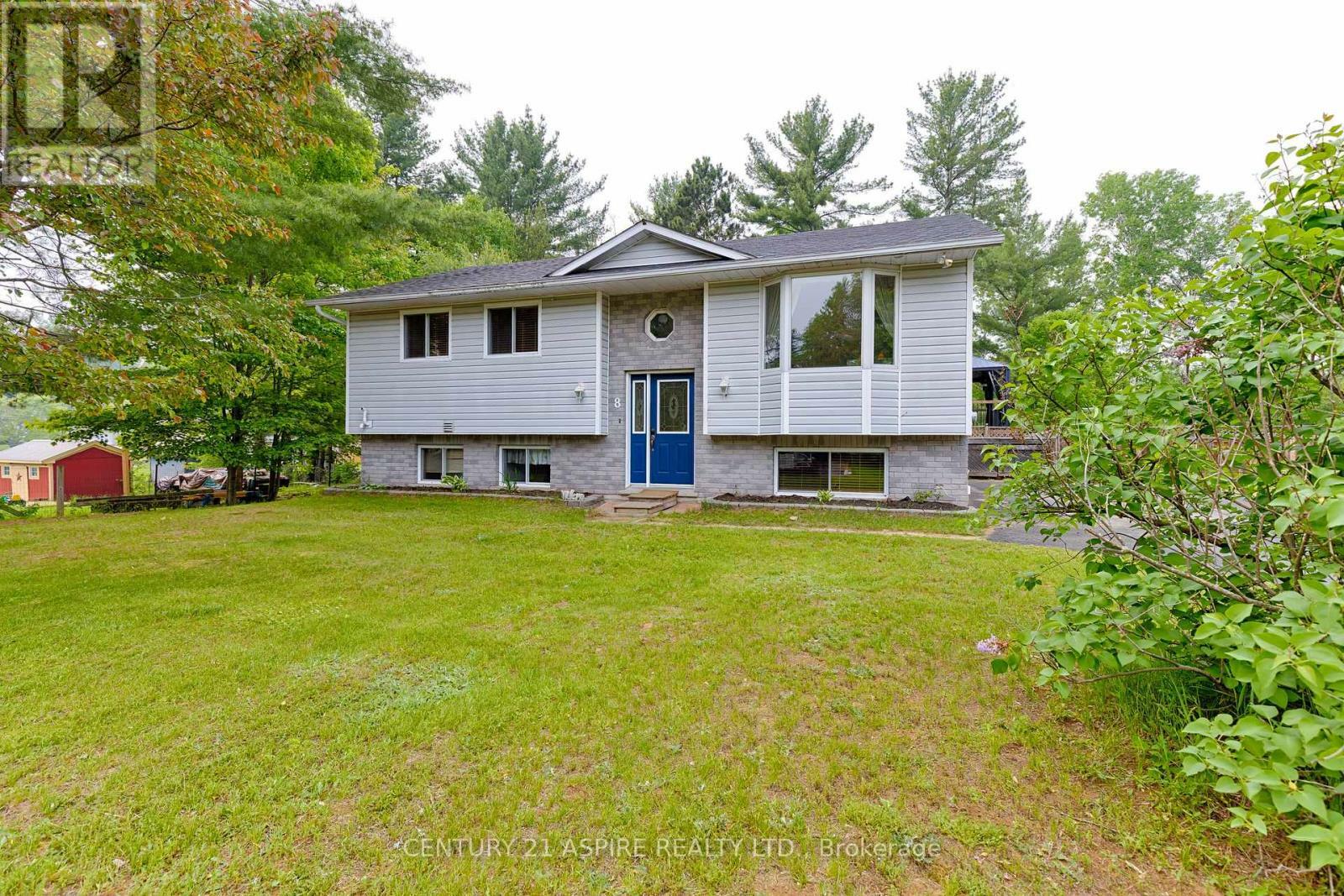 8 Jason Street  Petawawa ON K8H 3N2 photo