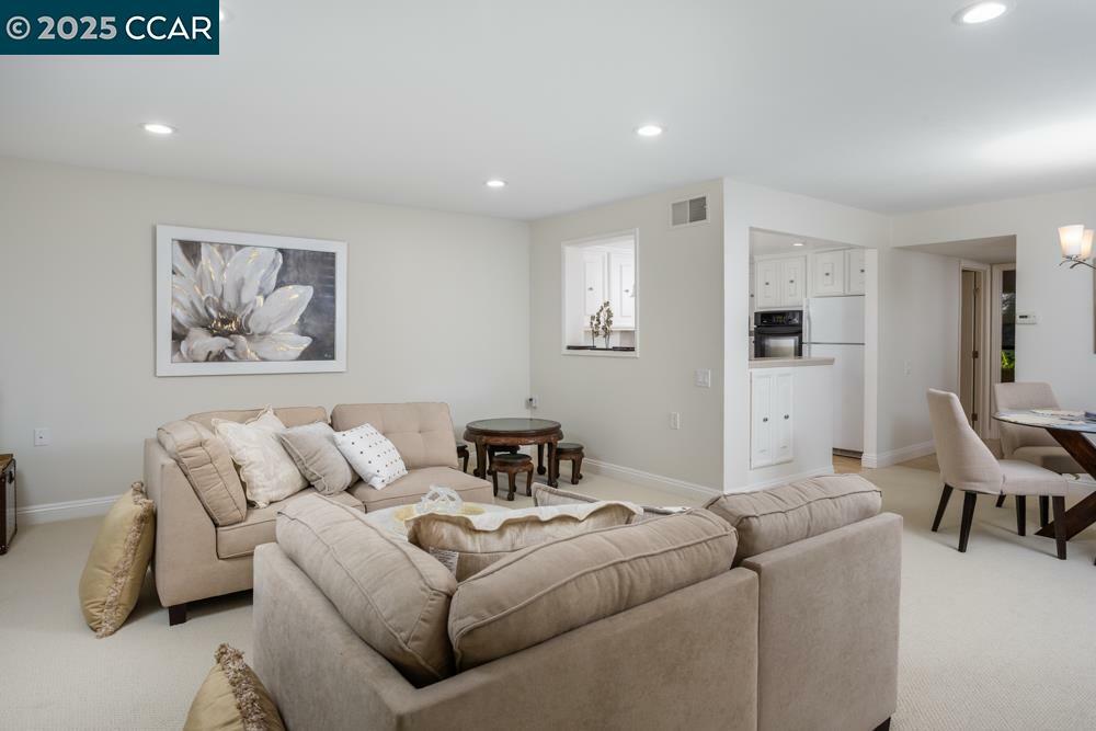 Property Photo: 1224 Canyonwood Ct 2 CA 94595