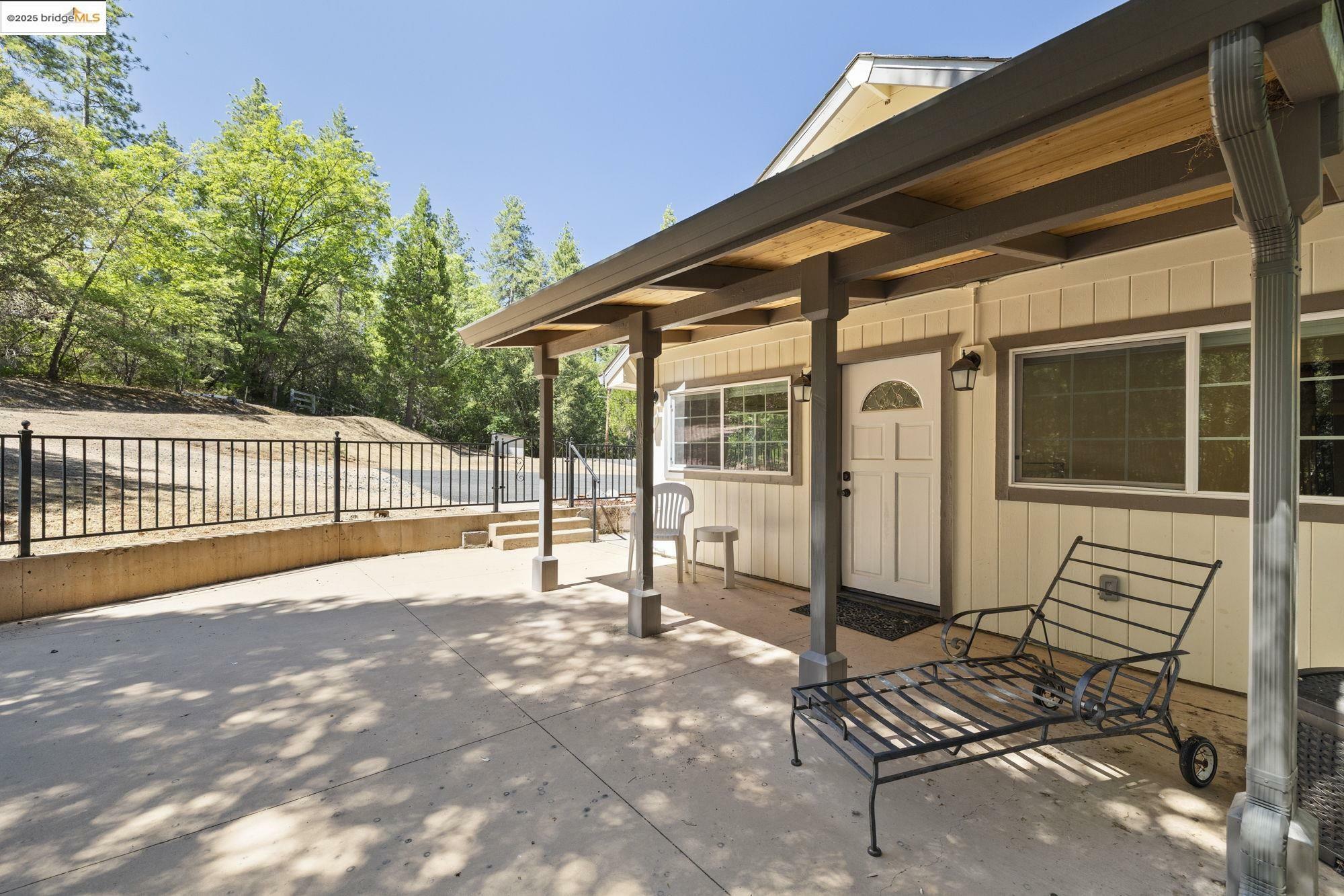 Property Photo: 11785 Powderhouse Street CA 95321