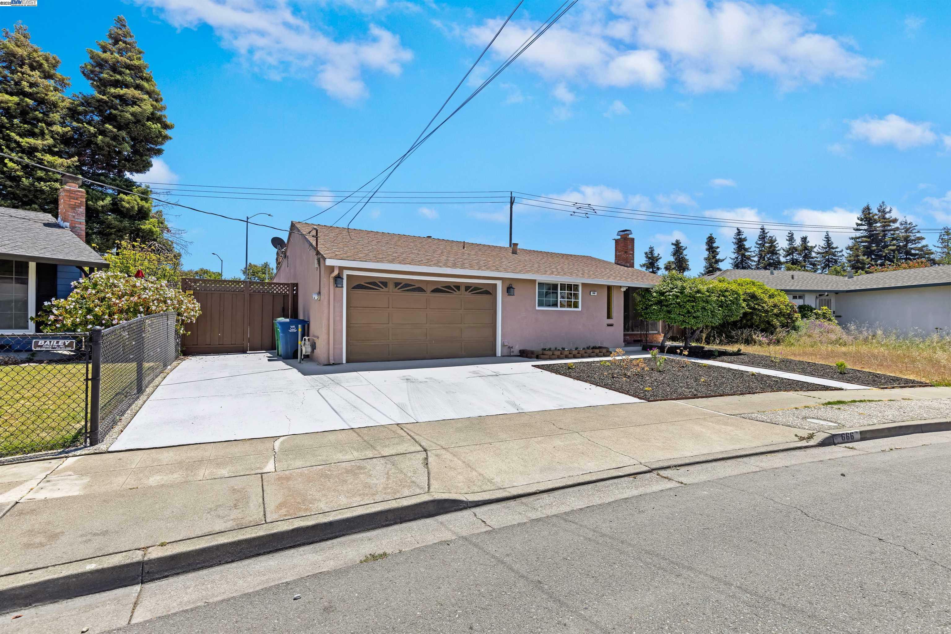 Property Photo:  666 Bluefield Ln  CA 94541 
