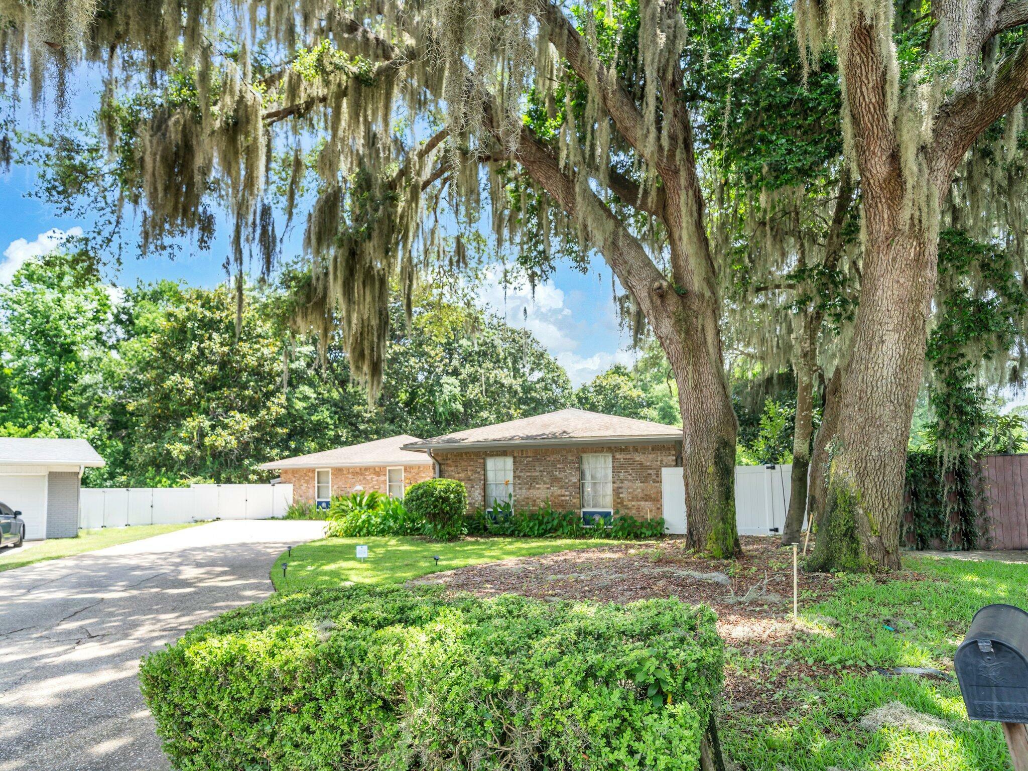 333 Jonquil Circle  Fort Walton Beach FL 32548 photo
