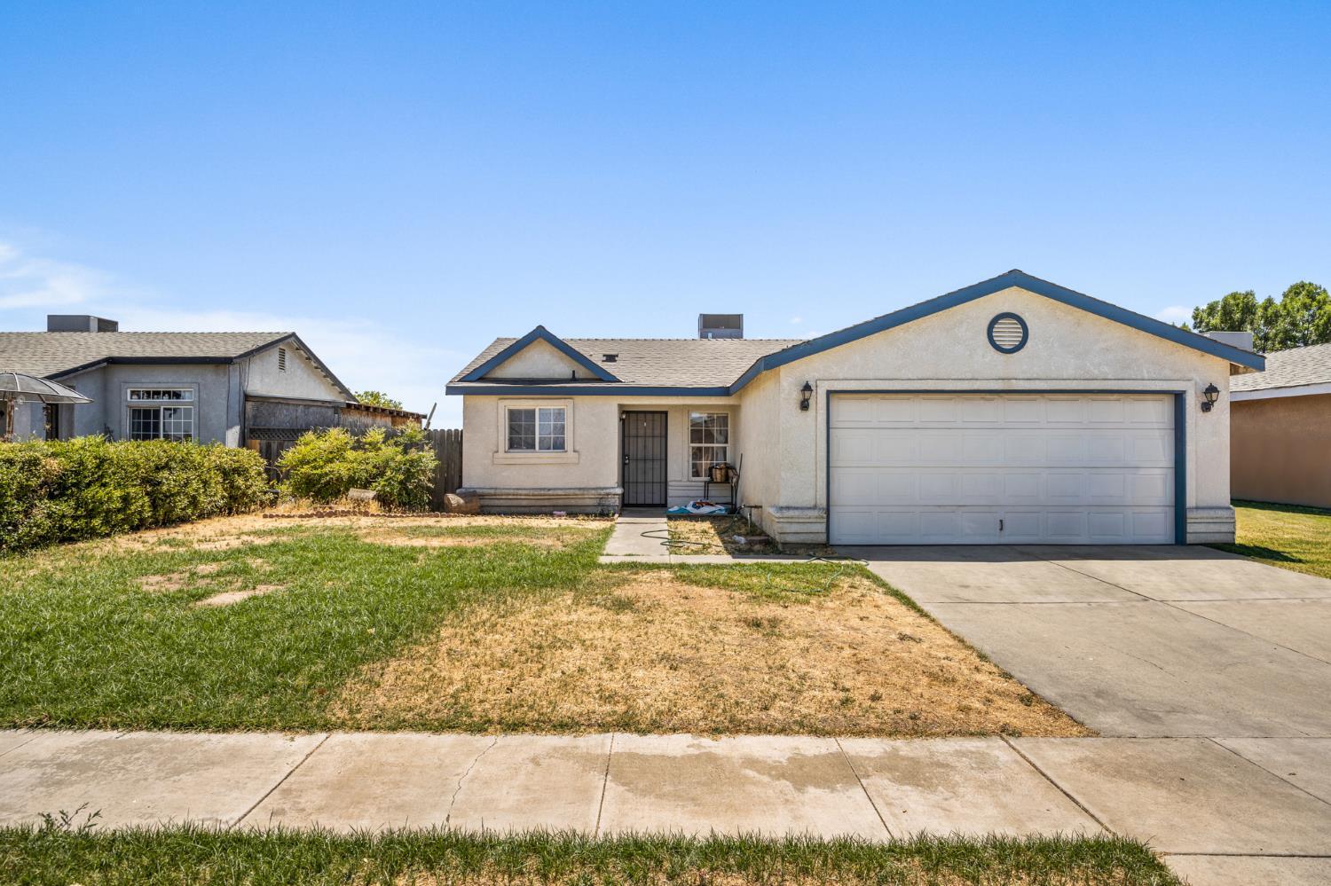 Property Photo:  473 Lemonwood Avenue  CA 93274 