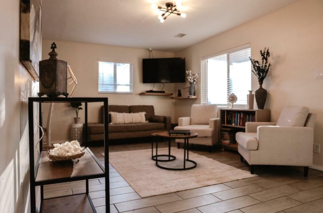 Property Photo: 9002 Phoenix Avenue NE NM 87112