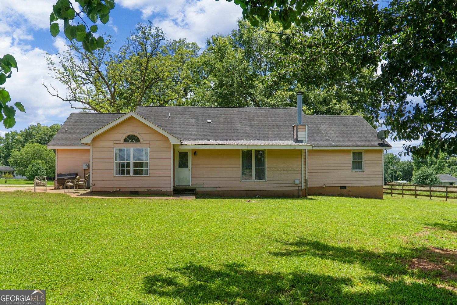 Property Photo: 1013 Amber Stapp Studdard Road GA 30025