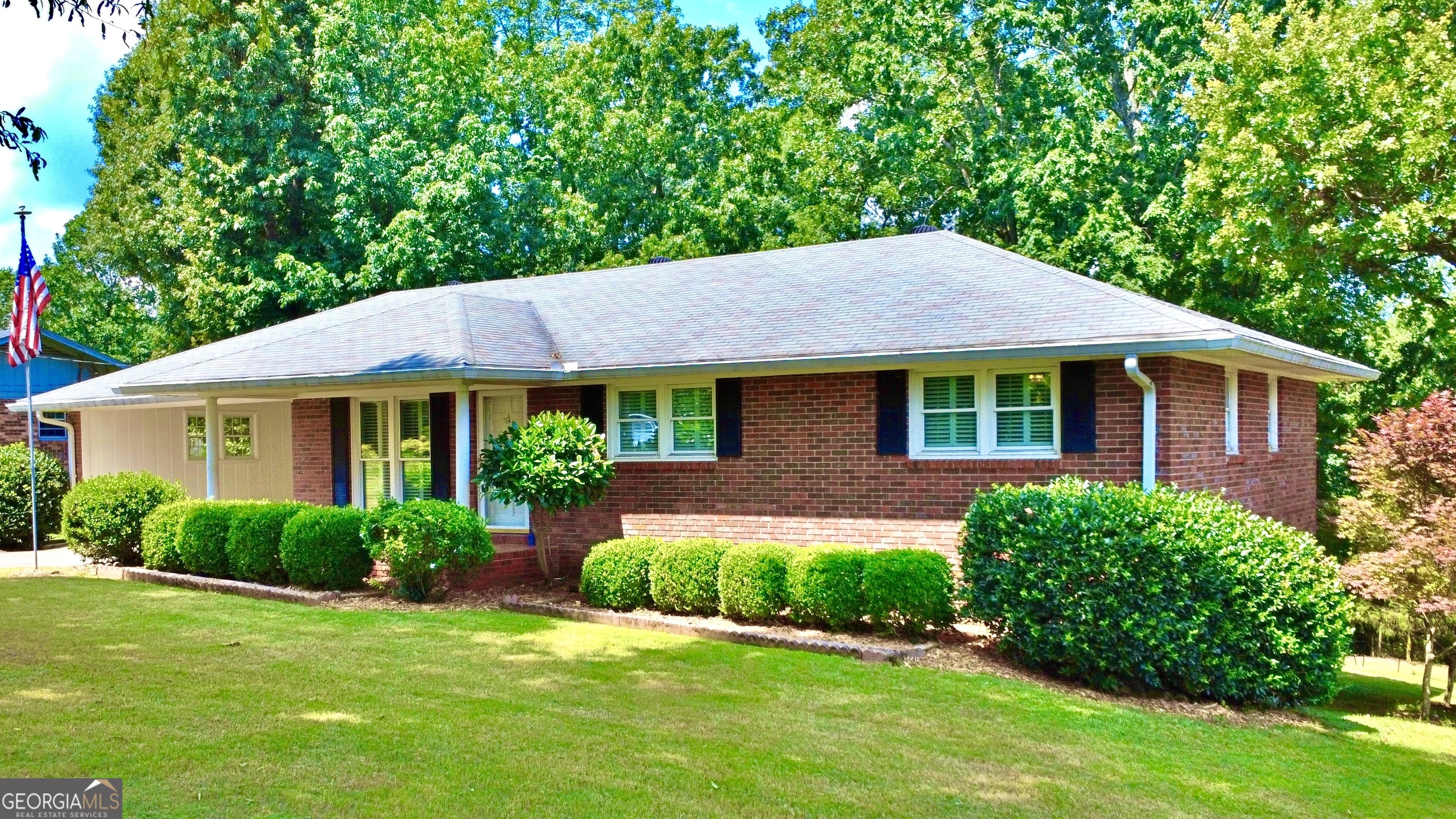 Property Photo: 10 Montre Circle SE GA 30173