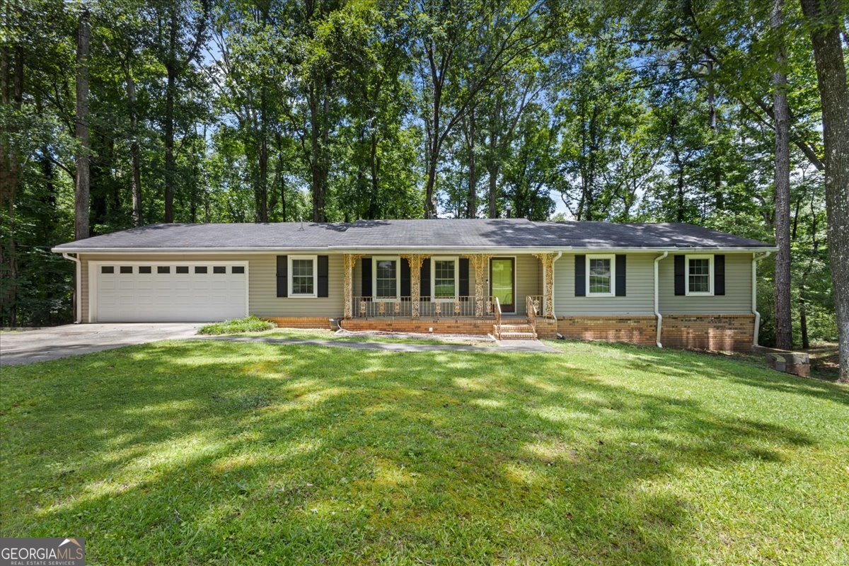 Property Photo: 3957 Evans Drive Drive GA 30122