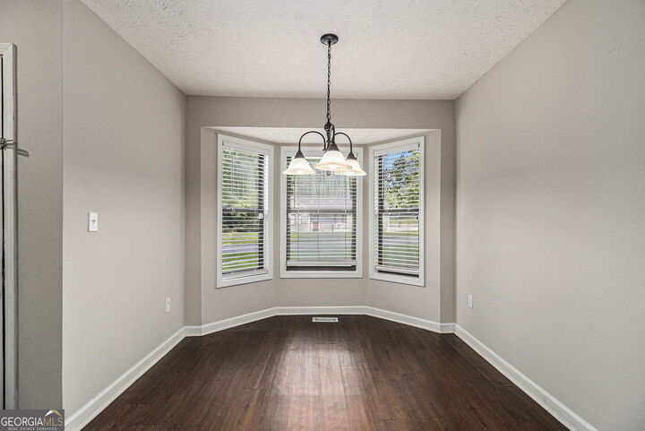 Property Photo: 647 Sunshine Trace NW GA 30102