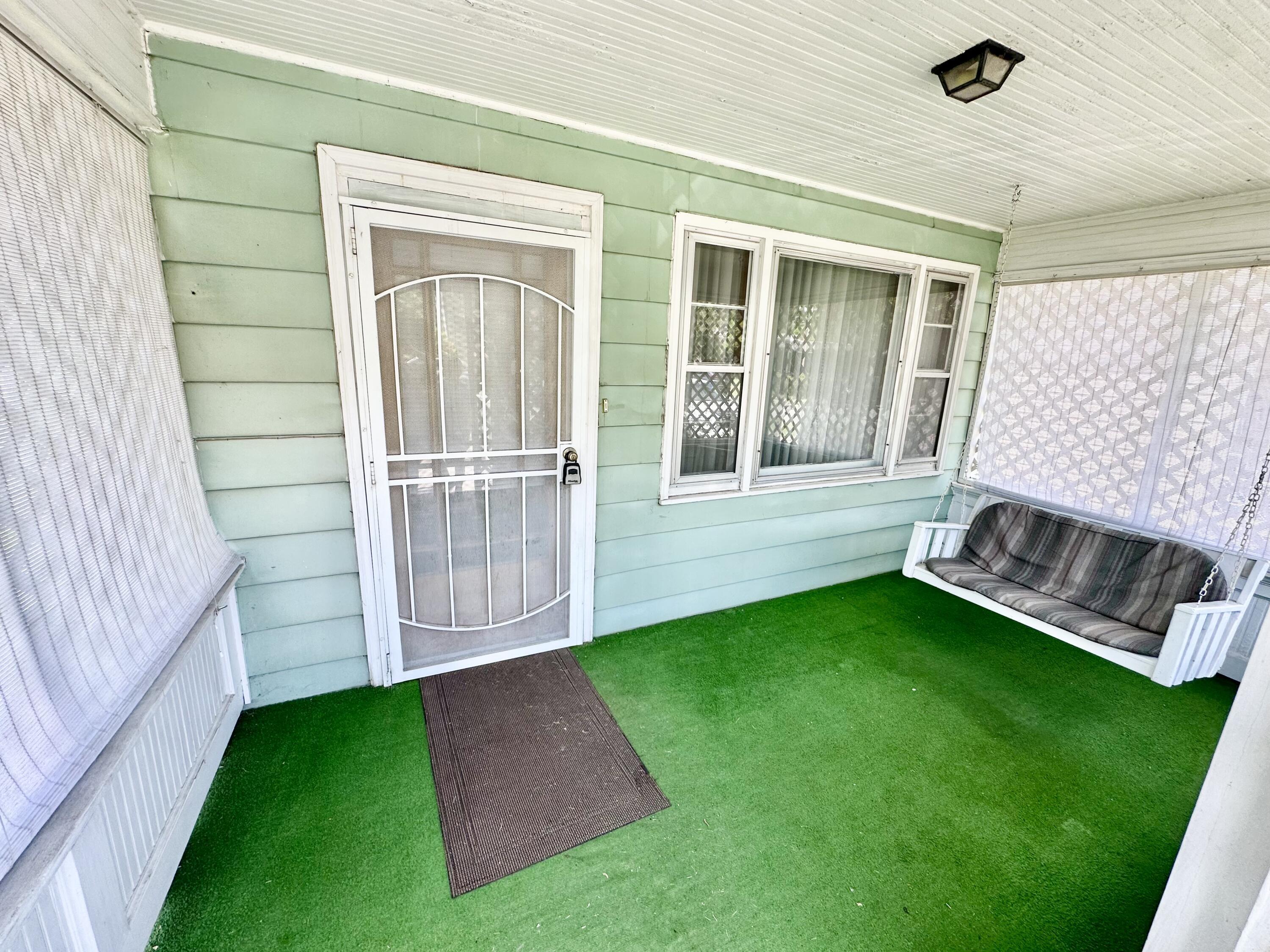 Property Photo: 228 Main St WV 25951