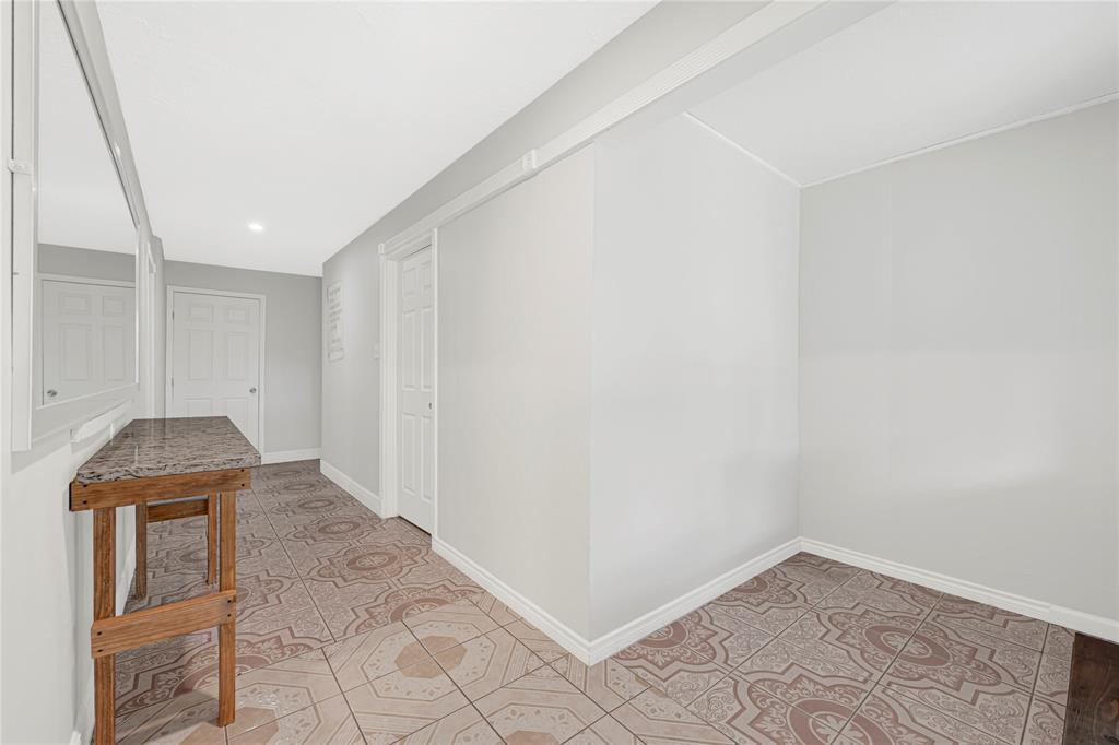 Property Photo: 1613 Wycliffe Drive TX 77043