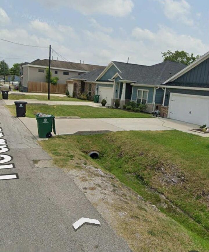 Property Photo: 4541 Redbud Street TX 77051