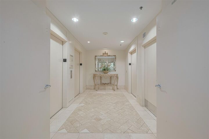 Property Photo:  801 E Beach Drive Bc708  TX 77550 