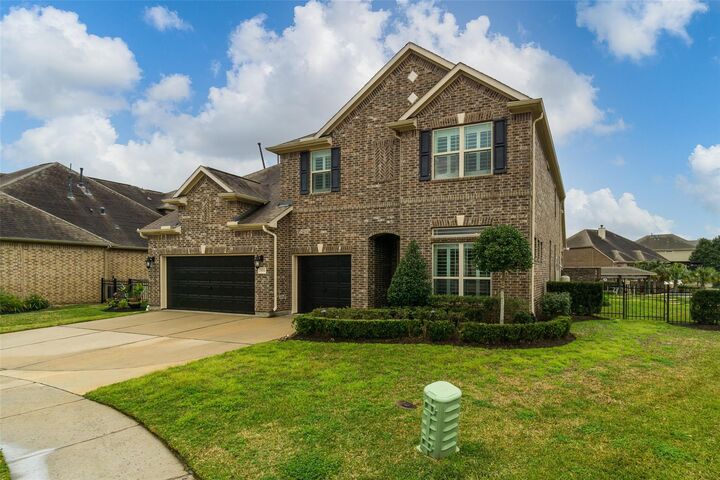 Property Photo: 853 Coastal Court TX 77573