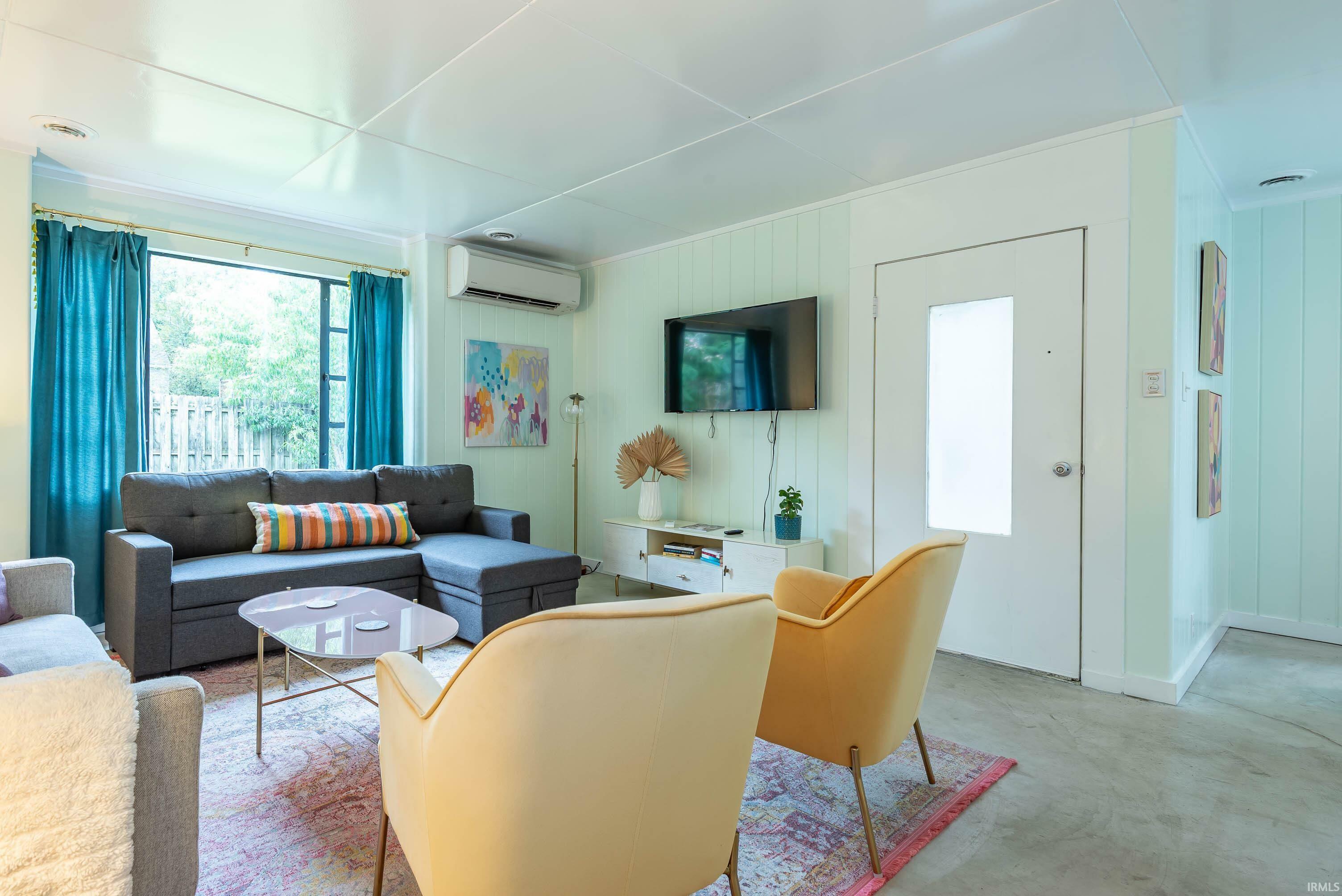 Property Photo: 1317 E Hunter Avenue IN 47401