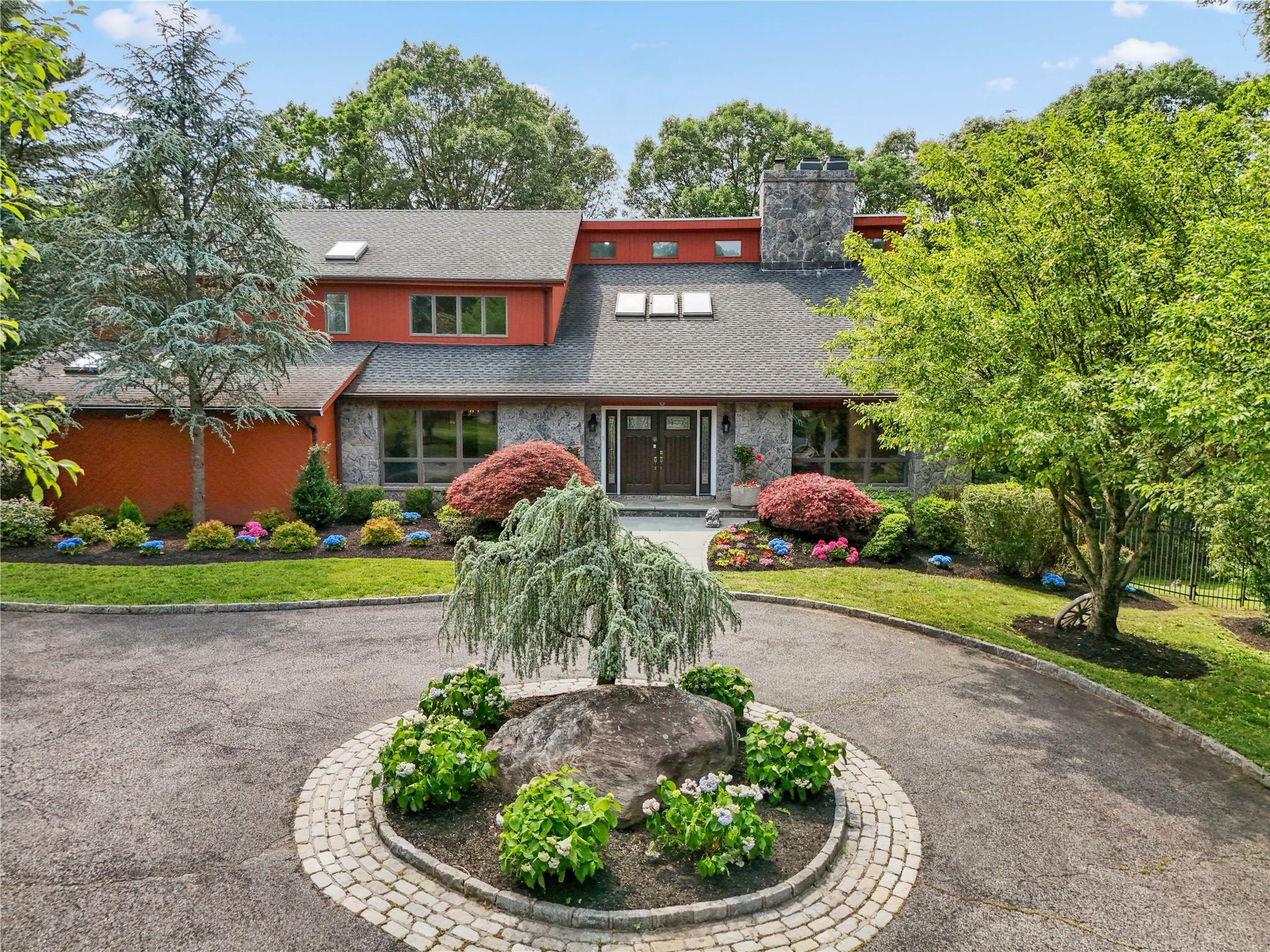 Property Photo:  94 Hirst Road  NY 10510 