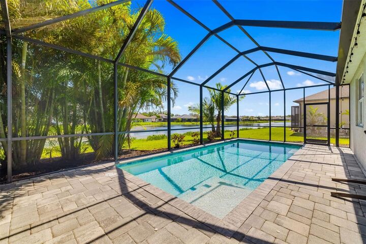 Property Photo: 650 Rosemary Circle FL 34212
