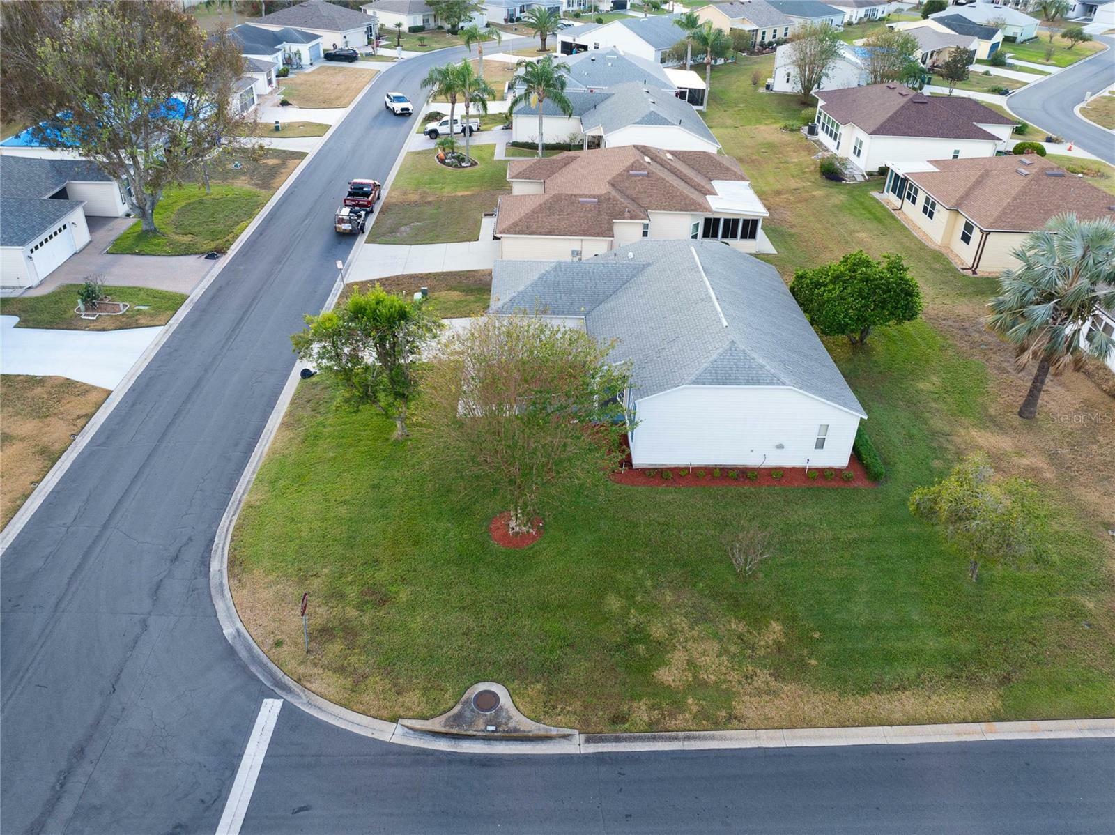 Property Photo:  1074 Canary Circle S  FL 33809 