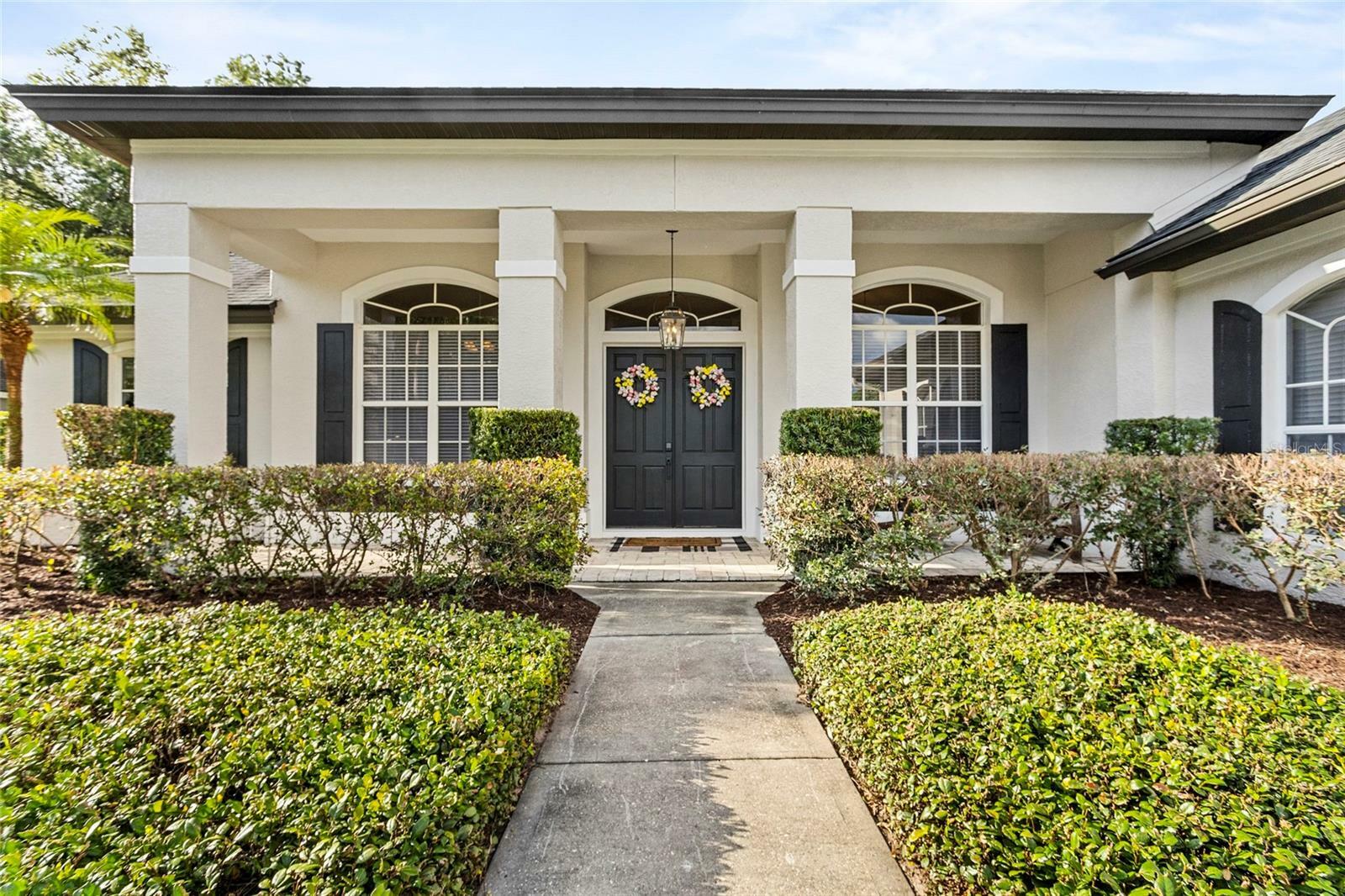 Property Photo: 1141 Waldorf Court FL 32708