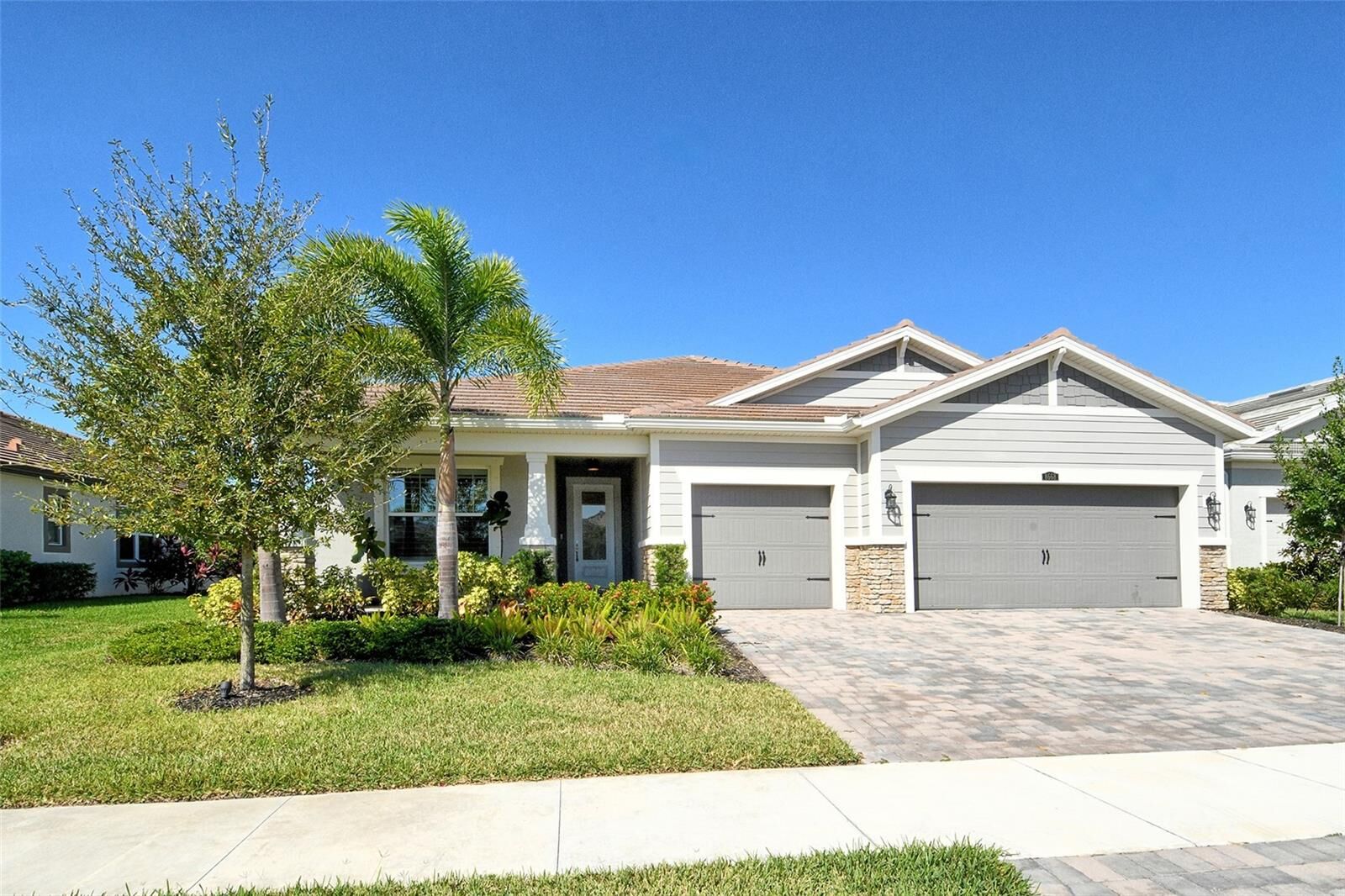 Property Photo:  8668 Sundance Loop  FL 34238 