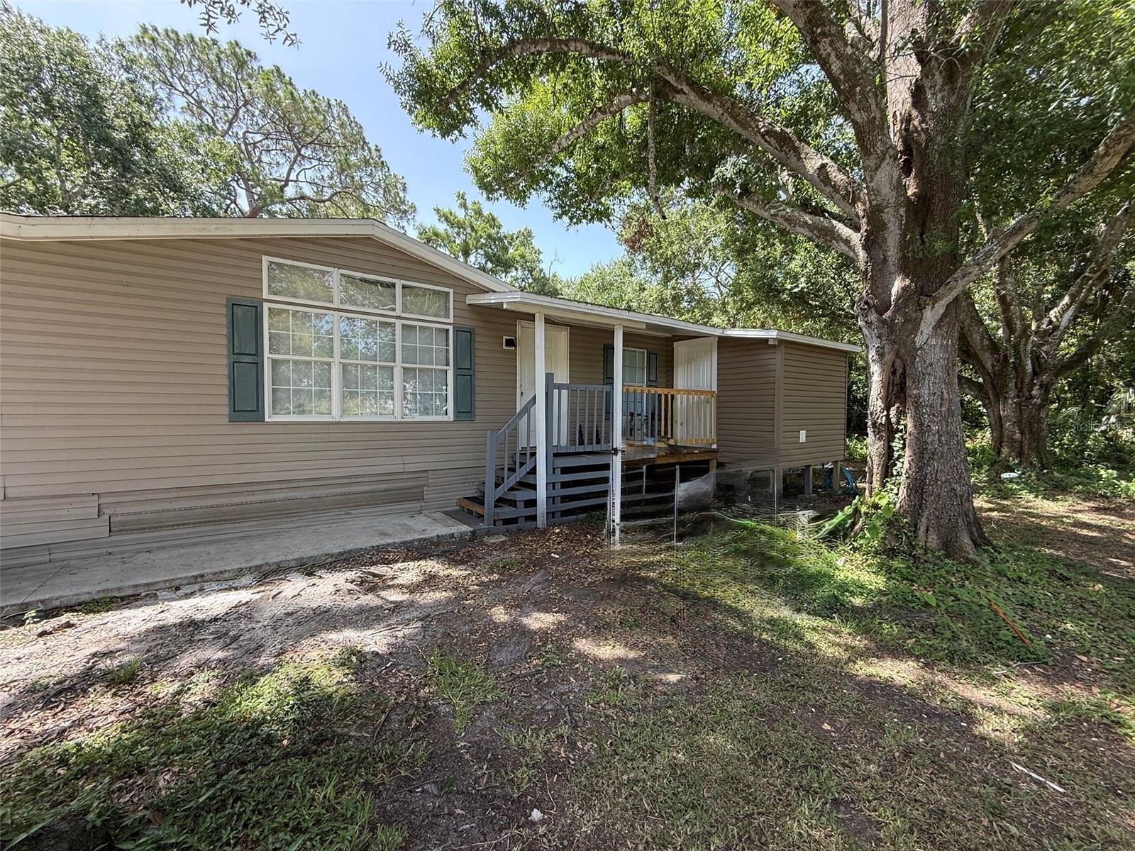 Property Photo: 12319 Memorial Highway FL 33635